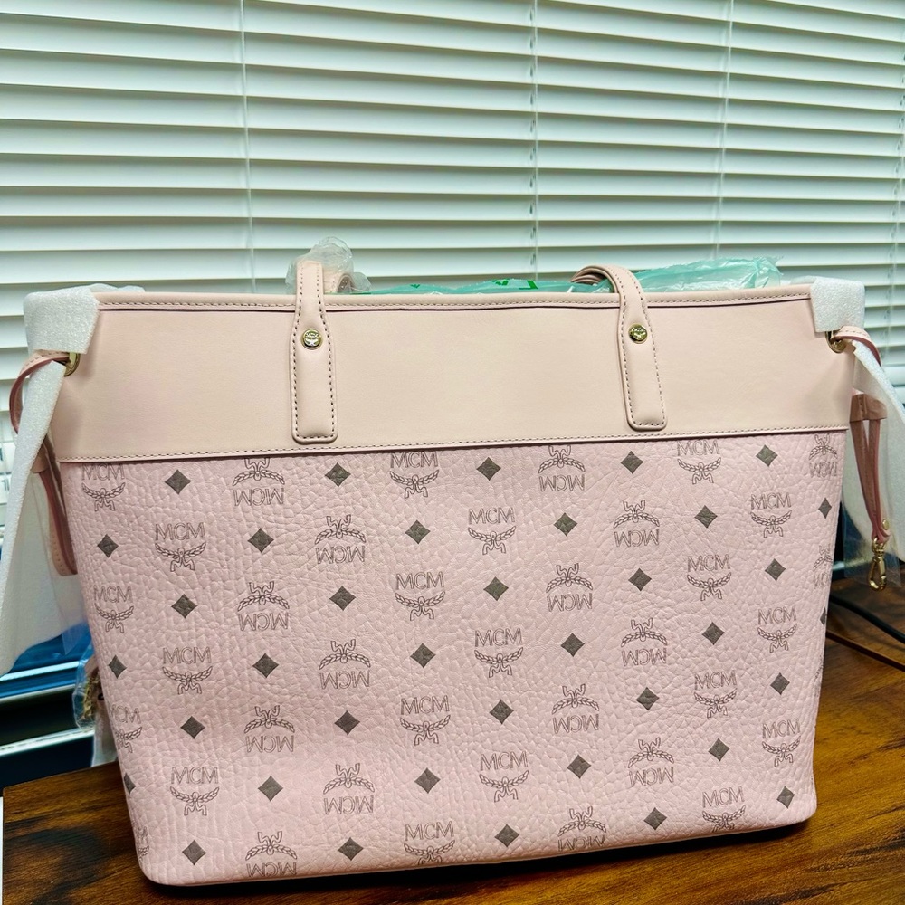 MCM Classic leather Shopper Tote Bag Powder Pink Black Logo